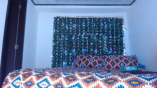 zhannaya jhaen  online show from 17, 10, 2025