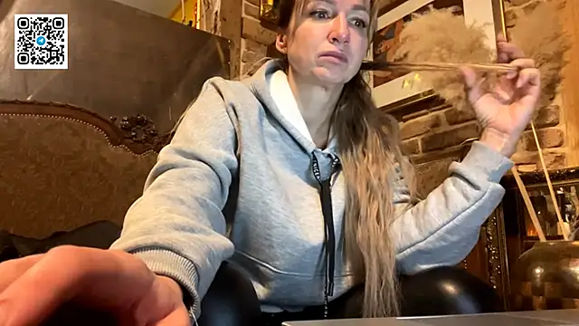 Snapshot of Lapussia chatting on 7, 11, 2025 Lapussia online show from 7, 11, 2025