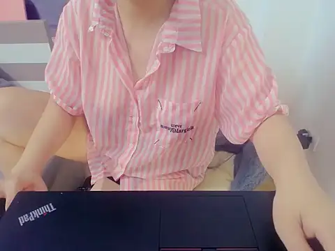 Snapshot of Lamoon_2k chatting on 3, 10, 2025 Lamoon 2k online show from 3, 10, 2025