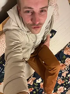 Snapshot of Skinny0150 chatting on 18, 11, 2025 Skinny0150 online show from 18, 11, 2025