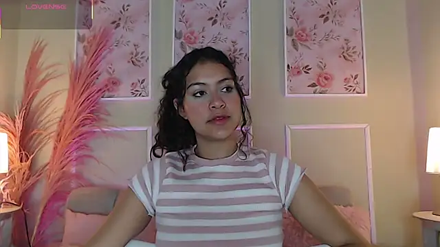 Snapshot of CurlyDani chatting on 9, 9, 2025 CurlyDani online show from 9, 9, 2025