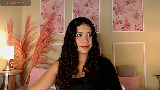 Snapshot of CurlyDani chatting on 18, 9, 2025 CurlyDani online show from 18, 9, 2025