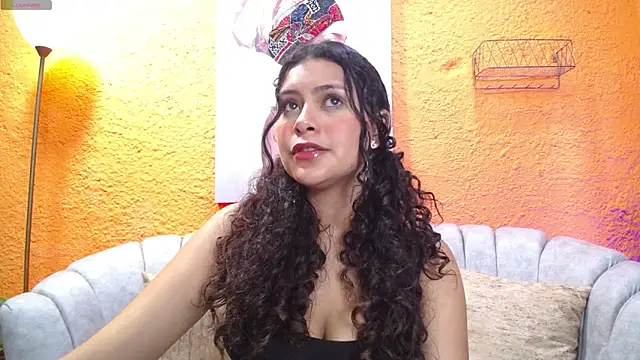 Snapshot of CurlyDani chatting on 22, 10, 2025 CurlyDani online show from 22, 10, 2025
