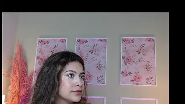 Snapshot of CurlyDani chatting on 29, 10, 2025 CurlyDani online show from 29, 10, 2025