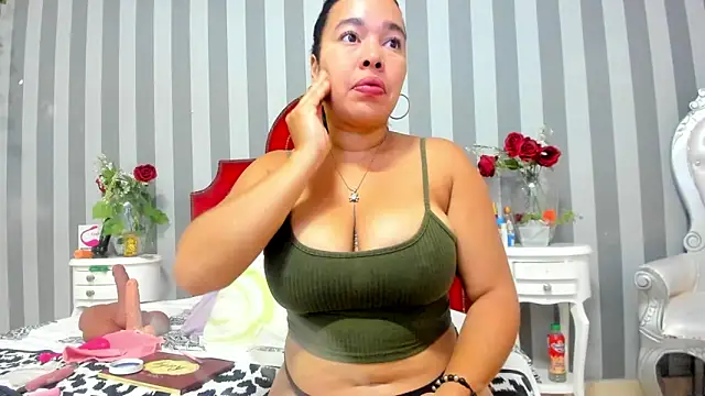 Salomee hernandez online show from 16, 12, 2025