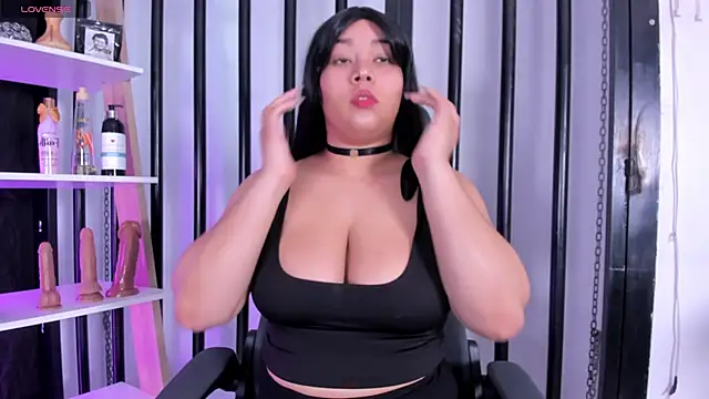Snapshot of ThaliaBrooks_ chatting on 4, 10, 2025 ThaliaBrooks online show from 4, 10, 2025