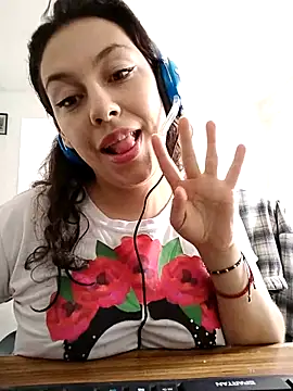 Snapshot of AlanaDesire chatting on 14, 9, 2025 AlanaDesire online show from 14, 9, 2025