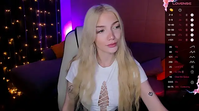 AnyaTaylor  online show from 16, 10, 2025