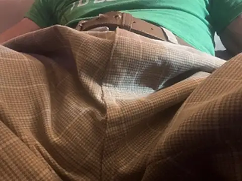 Snapshot of SmokeyKnight chatting on 10, 4, 2026 SmokeyKnight online show from 10, 4, 2026