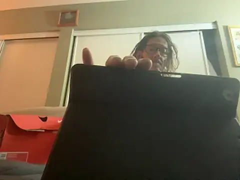 Snapshot of SmokeyKnight chatting on 17, 4, 2026 SmokeyKnight online show from 17, 4, 2026