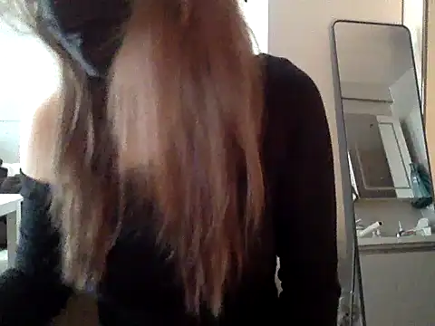 Snapshot of Mia_8 chatting on 19, 3, 2026 Mia 8 online show from 19, 3, 2026