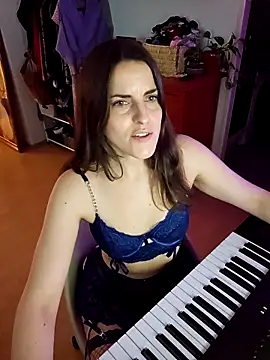 BelleFelicitas online show from 28, 11, 2025