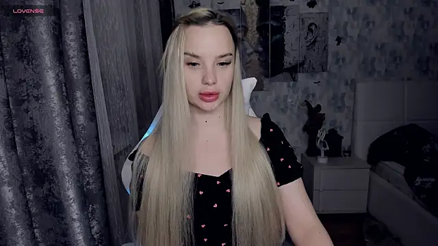 KiraKrox online show from 17, 12, 2025