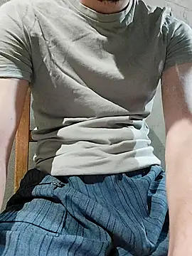 Snapshot of RaoufDz17cm chatting on 18, 9, 2025 RaoufDz17cm online show from 18, 9, 2025