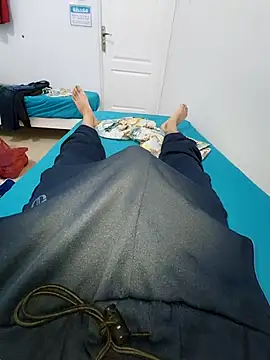 Snapshot of RaoufDz17cm chatting on 17, 10, 2025 RaoufDz17cm online show from 17, 10, 2025