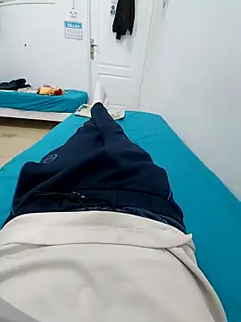 Snapshot of RaoufDz17cm chatting on 18, 10, 2025 RaoufDz17cm online show from 18, 10, 2025