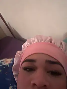 Snapshot of hotqueen02 chatting on 15, 4, 2026 hotqueen02 online show from 15, 4, 2026