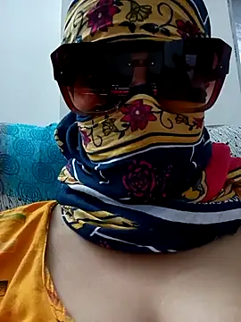 Snapshot of roshni19 chatting on 9, 10, 2025 roshni19 online show from 9, 10, 2025