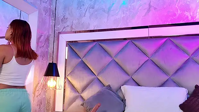 Snapshot of gemma_sm chatting on 4, 12, 2025 gemma sm online show from 4, 12, 2025