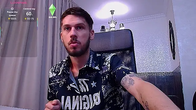 Snapshot of JonahShaw chatting on 11, 9, 2025 JonahShaw online show from 11, 9, 2025
