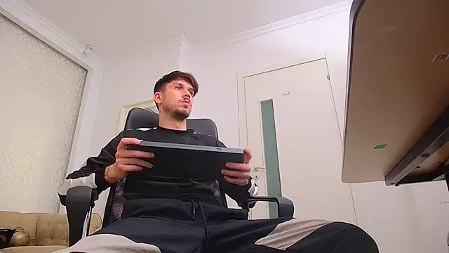 Snapshot of JonahShaw chatting on 26, 9, 2025 JonahShaw online show from 26, 9, 2025