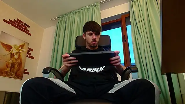 Snapshot of JonahShaw chatting on 30, 9, 2025 JonahShaw online show from 30, 9, 2025