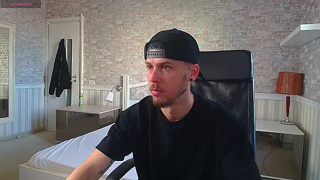 Snapshot of JonahShaw chatting on 24, 5, 2026 JonahShaw online show from 24, 5, 2026