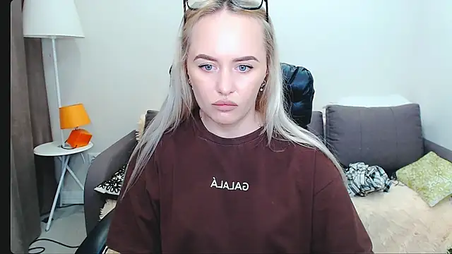 LiluMoon   online show from 4, 4, 2026