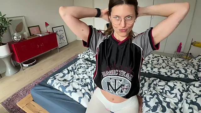 Scorpion Peach online show from 24, 10, 2025