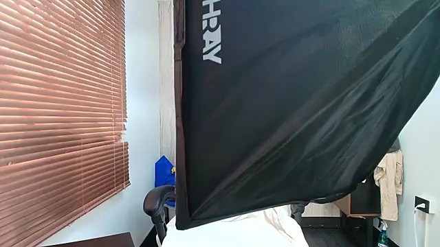 ArianaBeake online show from 28, 10, 2025