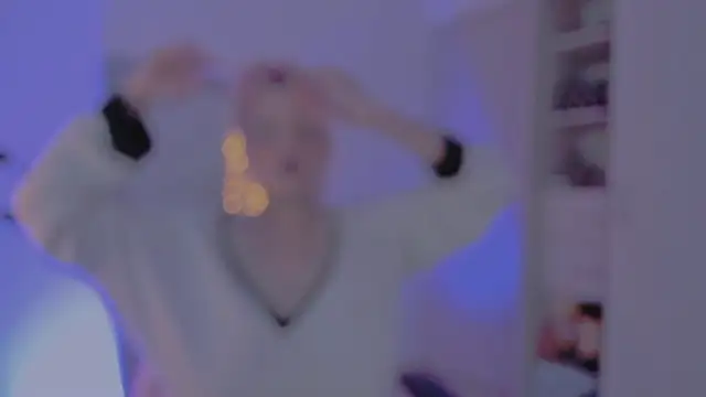 Snapshot of amywilld chatting on 4, 4, 2026 amywilld online show from 4, 4, 2026