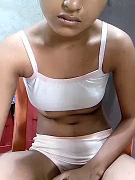 Snapshot of Tara2007 chatting on 3, 11, 2025 Tara2007 online show from 3, 11, 2025