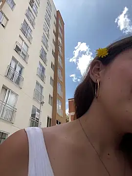 Isa Villamarin online show from 2, 10, 2025