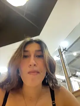 Isa Villamarin online show from 8, 10, 2025