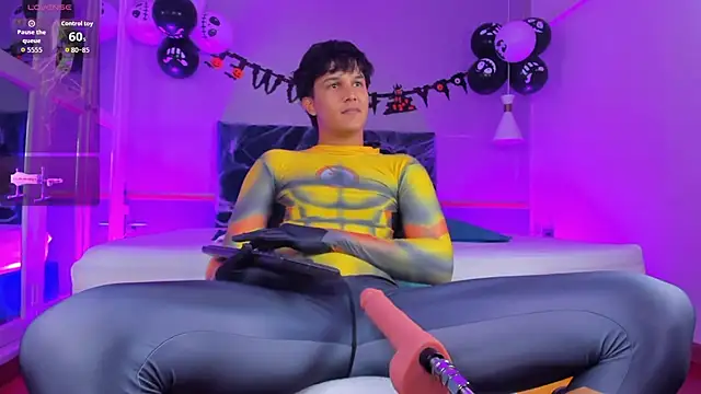 Snapshot of Leo_Savage_ chatting on 13, 10, 2025 Leo Savage online show from 13, 10, 2025