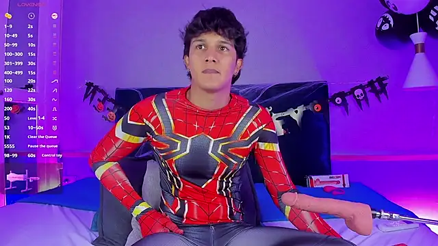 Snapshot of Leo_Savage_ chatting on 27, 10, 2025 Leo Savage online show from 27, 10, 2025