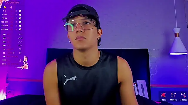 Snapshot of Leo_Savage_ chatting on 4, 11, 2025 Leo Savage online show from 4, 11, 2025