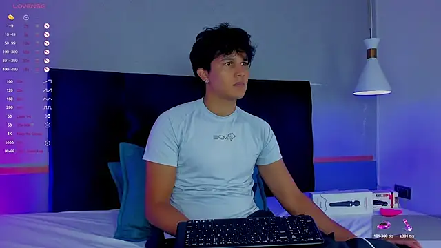 Snapshot of Leo_Savage_ chatting on 10, 11, 2025 Leo Savage online show from 10, 11, 2025