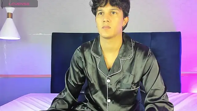 Snapshot of Leo_Savage_ chatting on 11, 11, 2025 Leo Savage online show from 11, 11, 2025