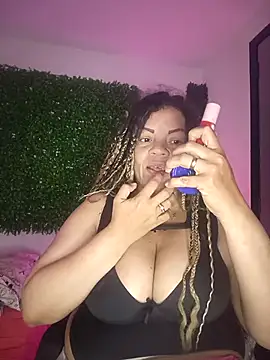 Snapshot of Eva_Luxei chatting on 4, 11, 2025 Eva Luxei online show from 4, 11, 2025