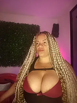 Snapshot of Eva_Luxei chatting on 6, 11, 2025 Eva Luxei online show from 6, 11, 2025