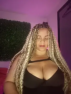 Snapshot of Eva_Luxei chatting on 7, 11, 2025 Eva Luxei online show from 7, 11, 2025