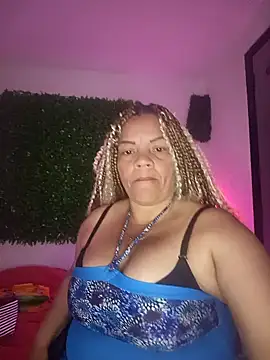 Snapshot of Eva_Luxei chatting on 8, 11, 2025 Eva Luxei online show from 8, 11, 2025