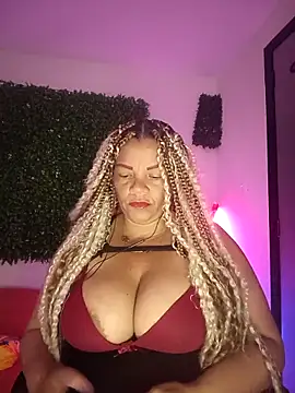 Snapshot of Eva_Luxei chatting on 12, 11, 2025 Eva Luxei online show from 12, 11, 2025