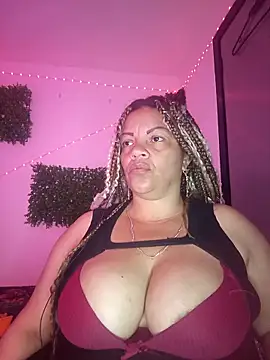 Snapshot of Eva_Luxei chatting on 15, 12, 2025 Eva Luxei online show from 15, 12, 2025