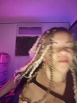 Snapshot of Eva_Luxei chatting on 16, 12, 2025 Eva Luxei online show from 16, 12, 2025