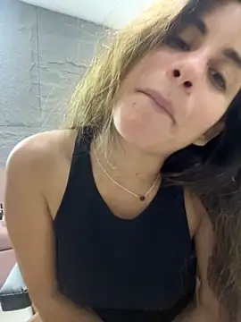 Snapshot of CamileX chatting on 14, 10, 2025 CamileX online show from 14, 10, 2025