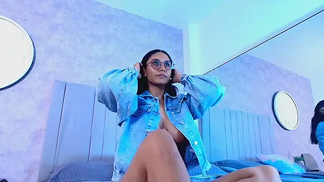 karla-ruiz online show from 28, 10, 2025