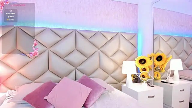 dafnne hall online show from 5, 12, 2025