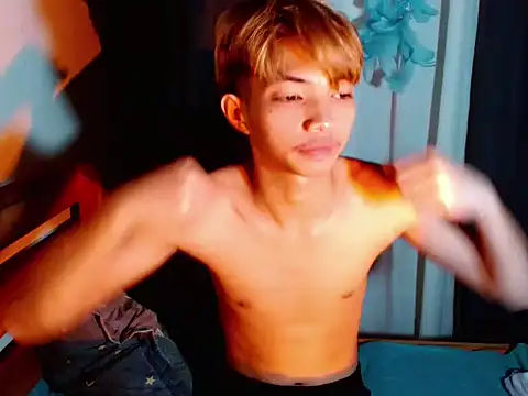 Snapshot of addicted_to_alex chatting on 10, 11, 2025 addicted to alex online show from 10, 11, 2025